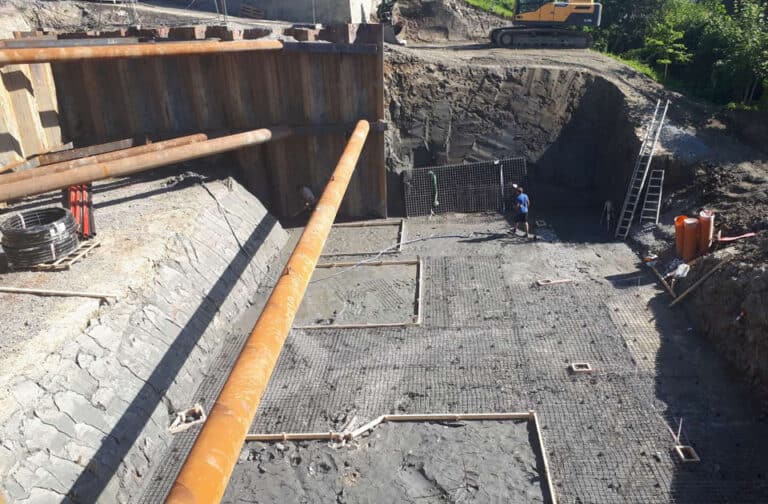 Betongarbeid for nye byggeprosjekter, grunnarbeid, og byggkonsulenttjenester for nettsider med fokus på bygg og anlegg.